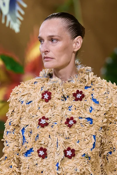 Look 29